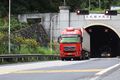 挑战27公里大坡 560马力杰狮“稳”住了