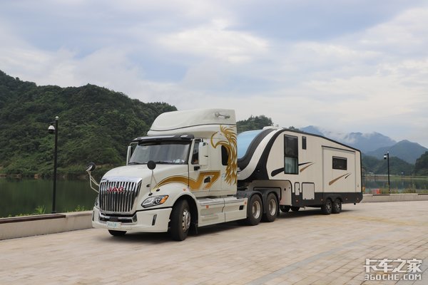 江淮V7美式长头卡车+豪华旅居房车，开着它去露营太拉风了