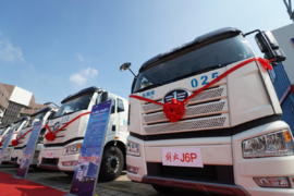 港口领航,智慧新生 永强车邺东莞港港口牵引车交车仪式圆满成功!