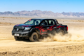 开着皮卡穿越"火星" 往返700公里体验锐骐6越野版