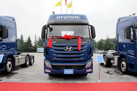 底盘配置优秀 但主驾竟然是机械减震 看大客户定制创虎创业版牵引车