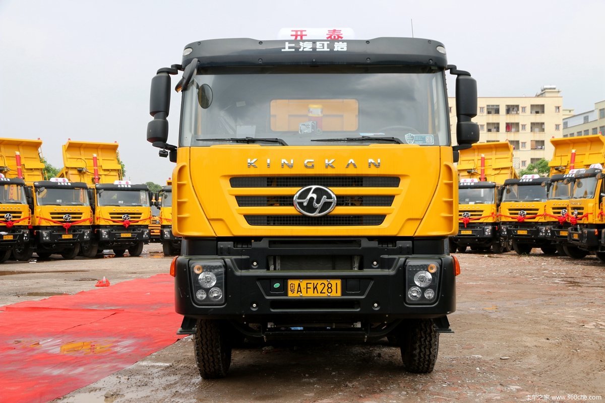 搭载了科索动力红岩广州版渣土车实拍图片列表
