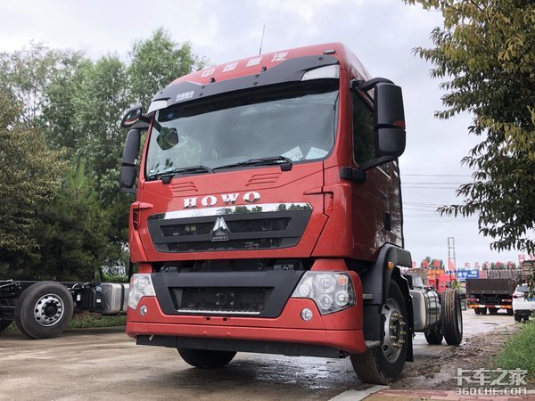 四点悬浮驾驶室,宽体双卧铺,重汽TX5:载货车也可以很舒服