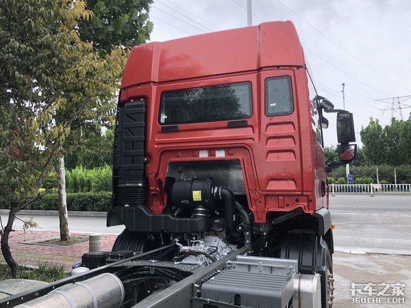 四点悬浮驾驶室,宽体双卧铺,重汽TX5:载货车也可以很舒服