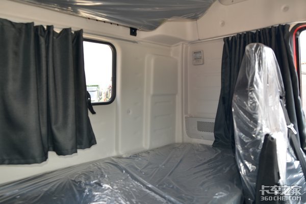 车市速看:上菲红430+采埃孚AMT直接挡 红岩杰狮C500适合平原标载