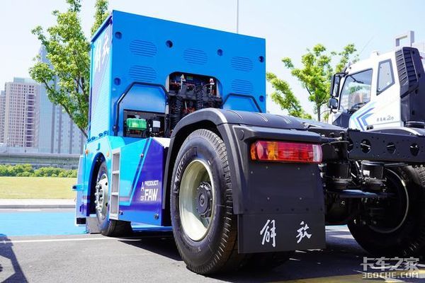 竟然没有驾驶室 解放未来卡车长这样！