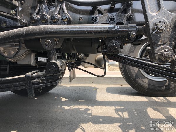 想要马力大又舒适的载货车 解放JH6咋样