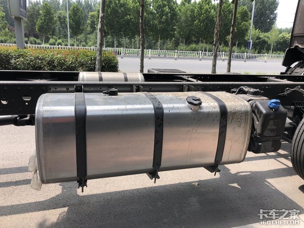 想要马力大又舒适的载货车 解放JH6咋样