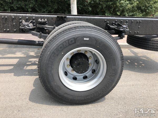 想要马力大又舒适的载货车 解放JH6咋样