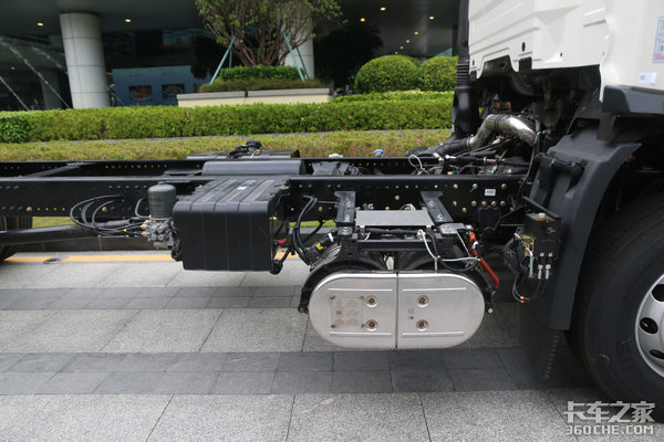 东康230加持 颜值配置皆在线 这款东风天锦KR你爱了吗