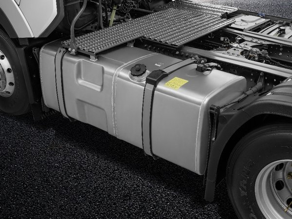 中国重汽发布新一代高端干线物流牵引重卡