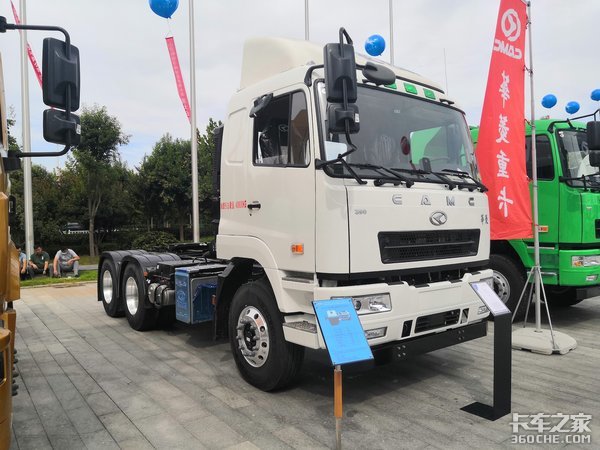 原汁原味的自主技术 华菱星马携拳头产品亮相梁山车展