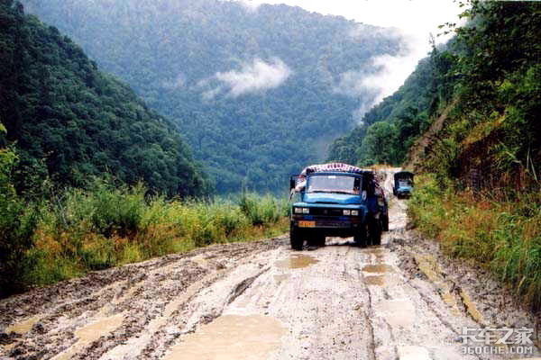 只要有台货车，就不愁娶媳妇，老司机：30年前开卡车很幸福