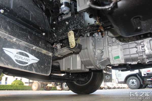 想买国六轻卡?时代领航6了解一下 主驾还带减震座椅