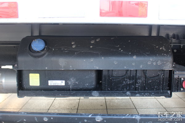 想买国六轻卡?时代领航6了解一下 主驾还带减震座椅