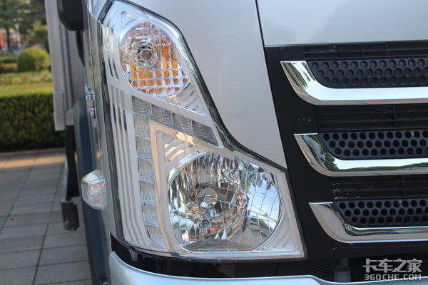 想买国六轻卡?时代领航6了解一下 主驾还带减震座椅