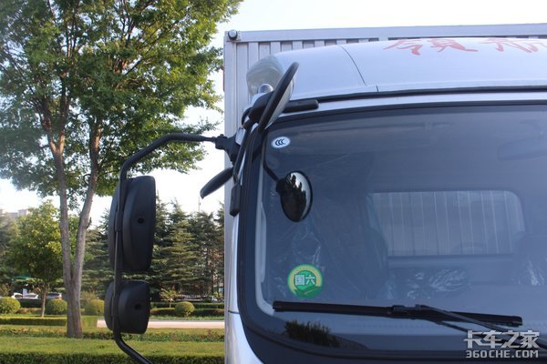 想买国六轻卡?时代领航6了解一下 主驾还带减震座椅