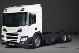 车市速看:可充电的混动重卡 斯堪尼亚360马力插混重卡来了!