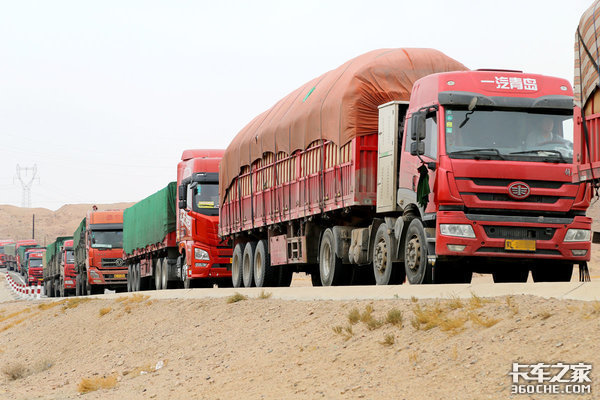 国外普及的侧帘式半挂车 在国内却罕见