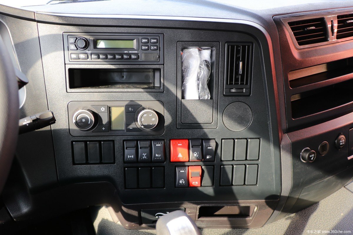 搭载460马力黄金动力链德龙x3000图解图片列表