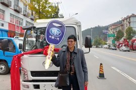 金秋助学 关爱随行  多年运输经验，增购只选一汽红塔汽车