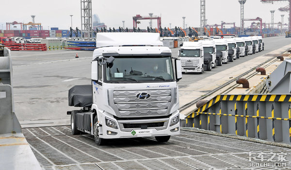车货总重40吨，续航里程可达1000km，奔驰将产氢燃料电池卡车