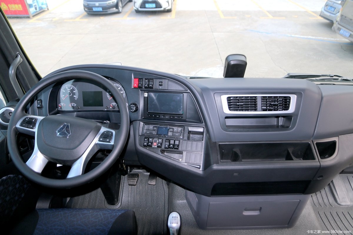 搭载重汽480马力两轴汕德卡牵引车图解图片列表