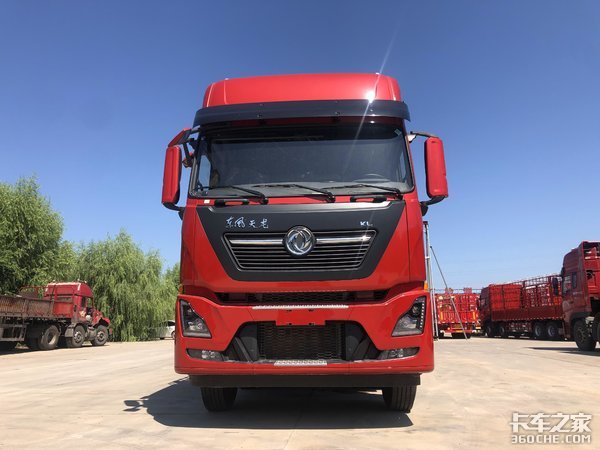 465马力+1000L油箱,东风天龙8x4载货车跑长途妥妥的