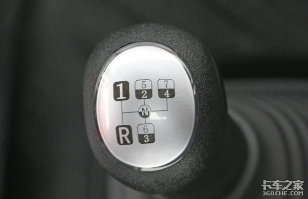 465马力+1000L油箱,东风天龙8x4载货车跑长途妥妥的