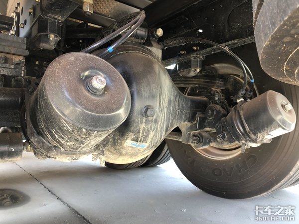 465马力+1000L油箱,东风天龙8x4载货车跑长途妥妥的