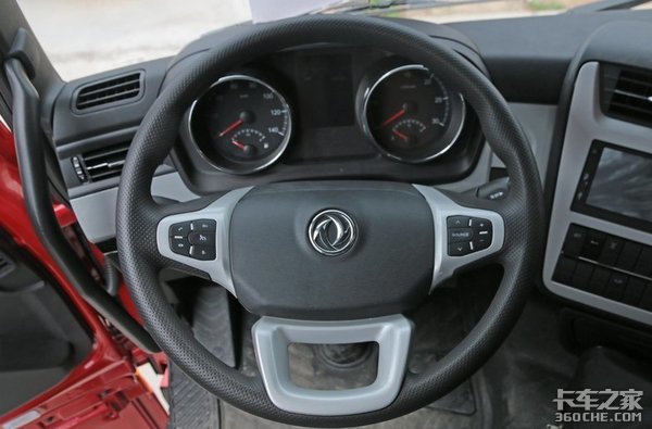 465马力+1000L油箱,东风天龙8x4载货车跑长途妥妥的