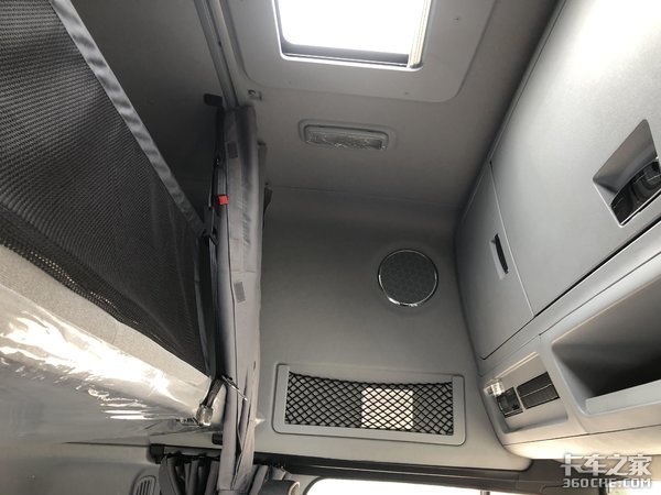 465马力+1000L油箱,东风天龙8x4载货车跑长途妥妥的