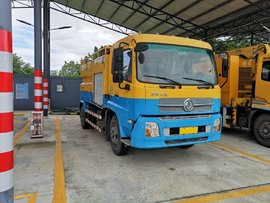 8年跑3万公里，国三排放即将退役，实拍东风天锦高压清洗车