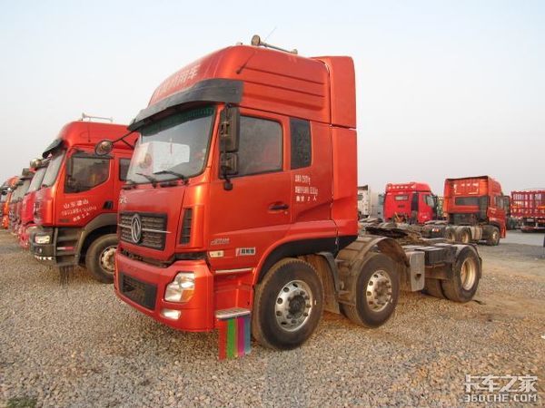 6x2双导牵引车被什么车型拉下了神坛 卡车之家
