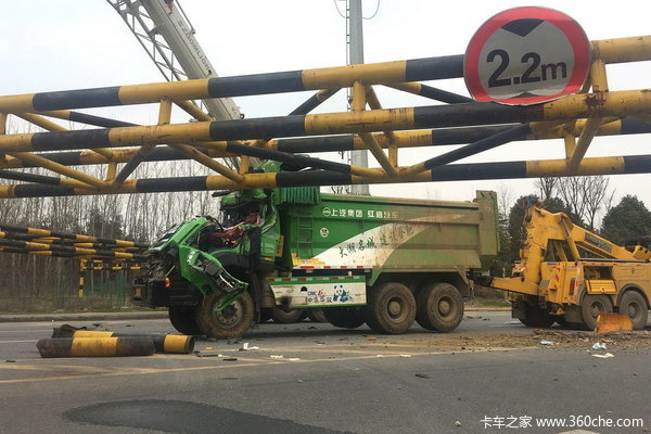 卡家时评：限高杆整治现曙光 卡友翘首以待望根治