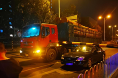 ���������޸߸�����С�γ� ˾����ɥ��