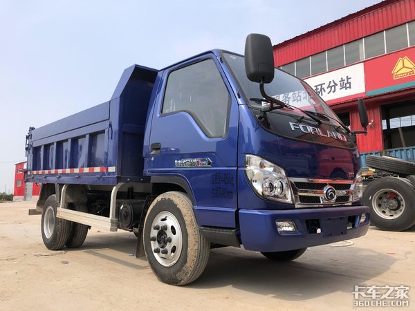 狹窄街道優(yōu)勢明顯 實(shí)拍時代金剛渣土車