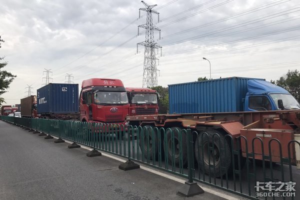 各地现限高杆整治热潮 卡友们怎么说？