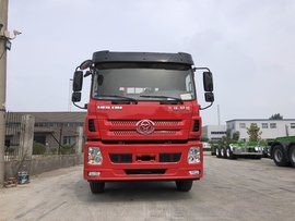 比8X4轻1.2吨,实拍三环8X2载货车,拉建筑物料回本更快