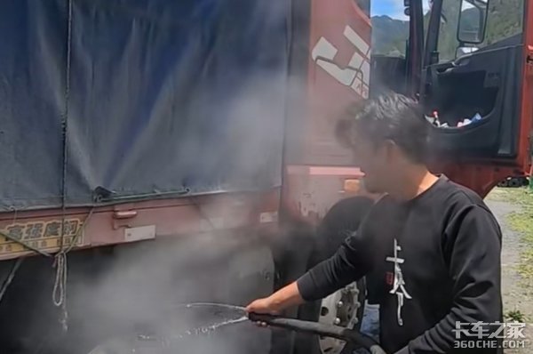长下坡到底该咋跑？10年老司机亲自示范