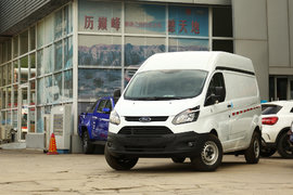 能拉能跑品质高 高端“客改货” 实拍福特全顺封闭货车