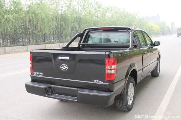 感受国内皮卡巨无霸黄海大柴神至尊版图片列表