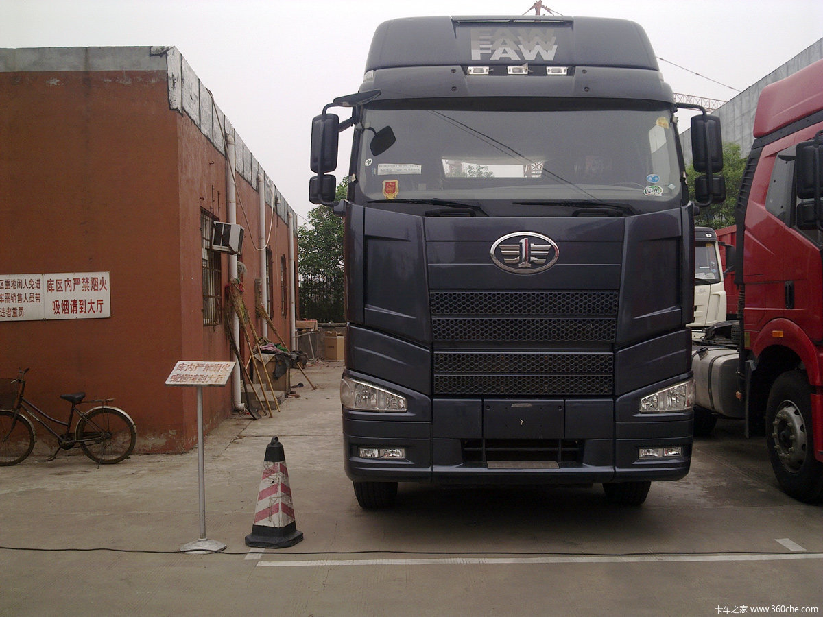 限量1台洛阳j6平地板牵引车售价303万图片列表