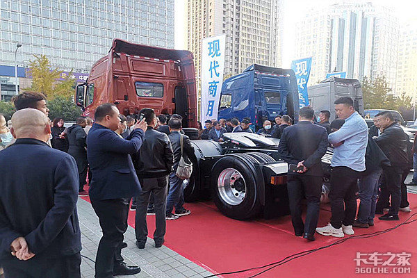 大连仲恒现代商用车创虎国六lng发布会