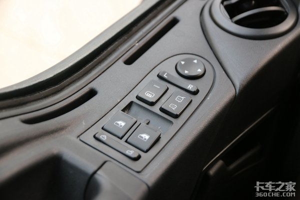 货箱长近10米 这台国六汕德卡G5大单桥能装70方!