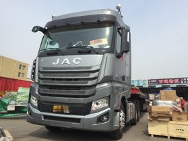 实拍江淮K7顶配牵引车,这配置44万售价贵吗?