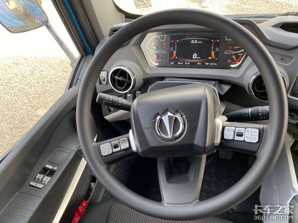 深耕司机第一 飞碟W体验官活动成功交车