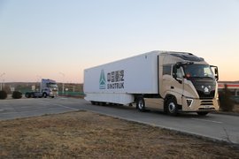 黄河重卡跟车体验3：电气化是亮点 电子手刹和进口车一样