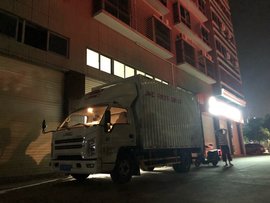 深夜出发清晨结束,6小时跑13家门店,体验轻卡司机的夜生活