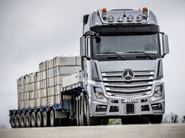 625大马力,详解奔驰ACTROS,欧洲颜值最高的大件运输车